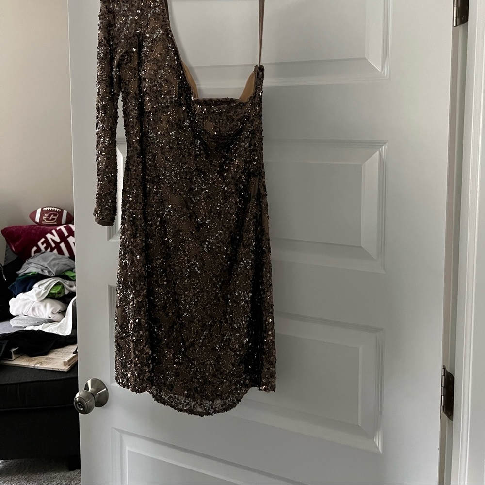 Gorgeous dress size cut out (size 12)